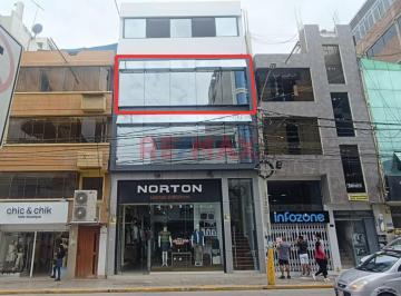 Local comercial · 137m² · Local en Alquiler en Centro de Chiclayo Tercer piso.(C. Delgado)