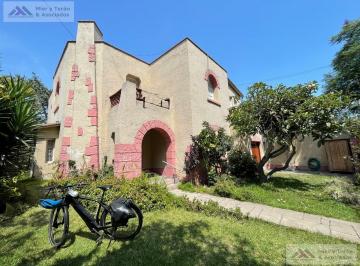 Casa · 292m² · 3 Dormitorios · 2 Estacionamientos · Alquiler Casa en San Isidro (- 1)