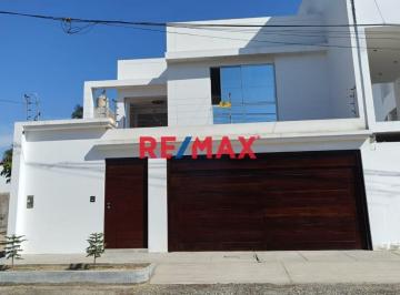 Casa · 195m² · 4 Dormitorios · Casa de Playa en Venta, Pimen (C. Delgado)
