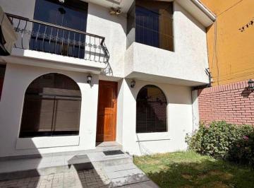 Casa de 4 habitaciones, Arequipa · Casa de 170 m² con 4 Dorm. en Venta en Cayma
