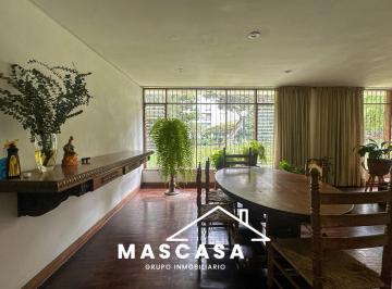 Casa · 550m² · 6 Dormitorios · 6 Estacionamientos · Vendo Potencial Casa en Miraflores Vista y Salida a Parque Privado
