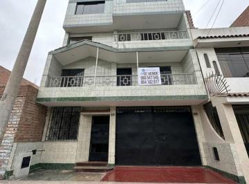 Casa de 21 habitaciones, Lima · Edificio en Venta en Comas | 21 Habitaciones + Local Comercial | Inversión Rentable