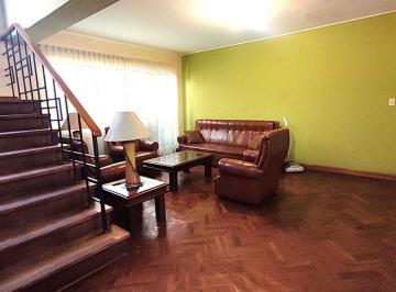 Casa de 4 habitaciones, Arequipa · Casa en Venta en Calle Leticia