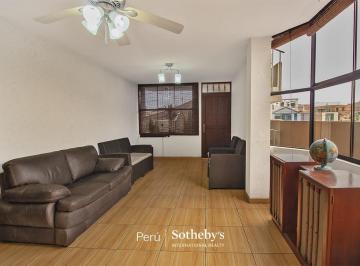 Casa · 341ha · 8 Dormitorios · 1 Estacionamiento · Excelente Casa de Tres Pisos en Venta con Terraza en Bellavista