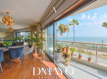 Departamento · 231m² · 3 Dormitorios · 2 Estacionamientos · Departamento con Vista Frontal Al Mar en La Mejor Zona de Barranco. Remodelado, Como Nuevo.