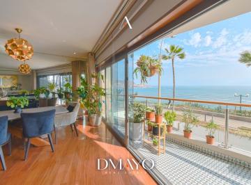 Departamento · 231m² · 3 Dormitorios · 2 Estacionamientos · Departamento con Vista Frontal Al Mar en La Mejor Zona de Barranco. Remodelado, Como Nuevo.