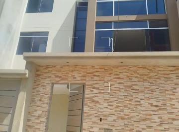 Departamento · 205m² · Se Vende Triplex en Miraflores Country Club Calle Las Bromelias Lote 7 Etapa4