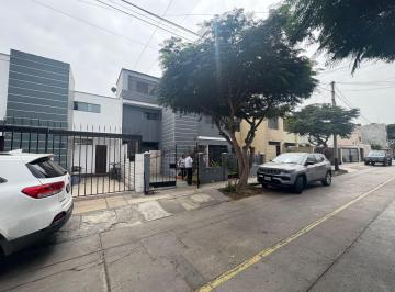 Casa de 5 habitaciones, Lima · Vendo Linda Casa con 2 Departamentos a 1 Cuadra de Parque San Miguel