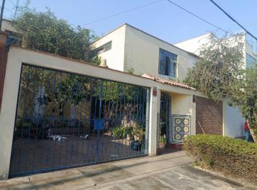 Casa de 4 habitaciones, Lima · Oportunidad de Inversión en Surco – Se Vende a Precio de Terreno
