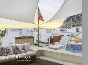 Casa · 221m² · 2 Dormitorios · 1 Estacionamiento · Linda Casa con Vista Al Mar, Ubicada en La Urb. Boca León