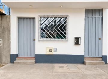 Casa · 60m² · 2 Dormitorios · Casa en Villa María del Triunfo
