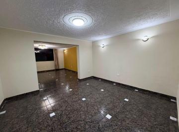 Casa de 4 habitaciones, Arequipa · Alquilo! Casa Frente a Parque, Cerca Hospital Eescomel! Paucarpata!