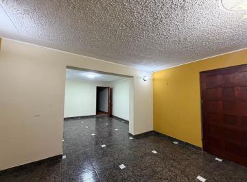 Casa de 4 habitaciones, Arequipa · Alquilo! Casa Frente a Parque, Cerca Hospital Eescomel! Paucarpata!