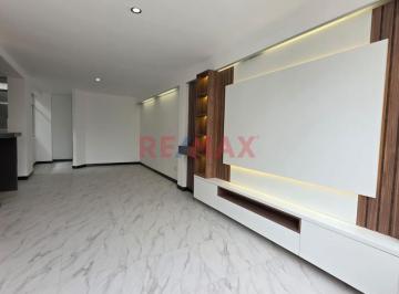 Departamento · 90m² · 3 Dormitorios · Departamento en Venta – Urb. Monterrico I, Tercer piso.(T. Eneque)