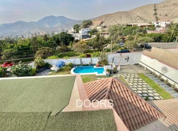 Casa · 477m² · 5 Dormitorios · 4 Estacionamientos · Casa con Piscina en Venta en La Urb. Sol de La Molina, La Molina