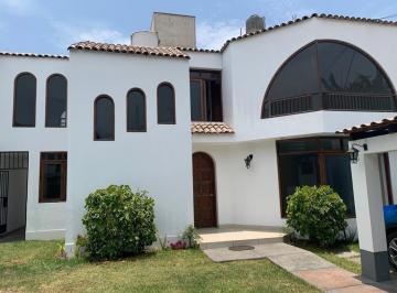 Casa · 200m² · 4 Dormitorios · 1 Estacionamiento · Casa en Condominio