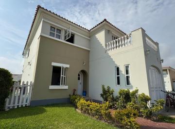 Casa de playa de 5 habitaciones, Lima · Islas de San Pedro, Km 32 P. Sur Vendo o Alquilo Casa de Playa con Piscina, Jardín y 5 Dorm.