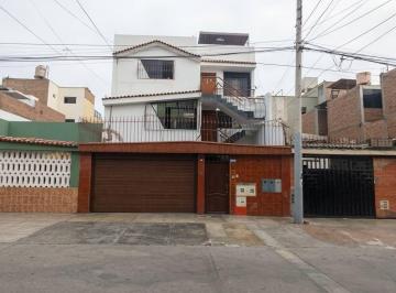 Casa de 3 habitaciones, Lima · Vive o Invierte en Casa de Primer Piso con Ubicación Estratégica