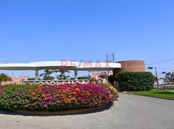 Terreno / Lote · 90m² · Terreno en Venta de 90 m² - Frente a Parque, Urb. Casa Blanca Chiclayo (Q. Rojas)