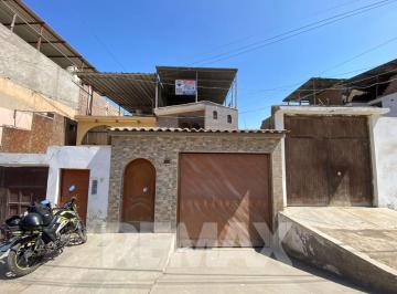 Casa · 120m² · 3 Dormitorios · 2 Estacionamientos · Venta de Casa en Villa Maria del Triunfo