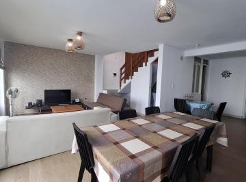 Casa · 145m² · 4 Dormitorios · 2 Estacionamientos · Alquiler de Casa Amoblada y Equipada en Playa Los Pulpos – Contrato Anual