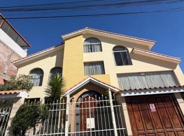 Casa de 7 habitaciones, Arequipa · En Veta Casa de 315 m², 7 Dorm., a un Paso de La U. San Pablo! en El Cercado de Arequipa