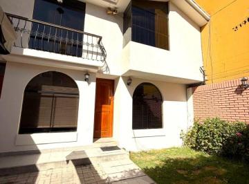 Casa de 4 habitaciones, Arequipa · Alquilo Casa a Pocos Minutos de Av Ejèrcito en Cayma