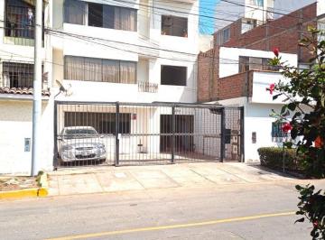 Departamento de 3 habitaciones, Lima · Departamento de 120 m² con 3 Dorm. en Alquiler en Los Cedros de Villa