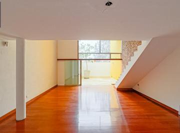 Casa · 236m² · 2 Dormitorios · 2 Estacionamientos · Moderna Casa a Pasos del Golf