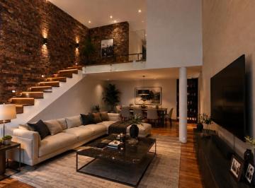 Casa · 236m² · 2 Dormitorios · 2 Estacionamientos · Venta de Moderna Casa a Pasos del Golf de San Isidro