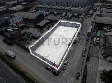 Terreno / Lote · 1676m² · Oportunidad Única de Alquiler Terreno 1,676 m² en Esquina Zona Industrial.