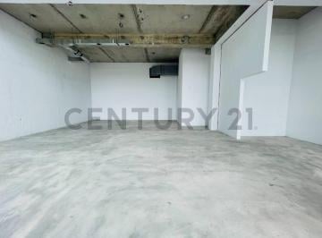 Local comercial · 200m² · Alquiler Local Comercial en San Isidro Primer Nivel con Mezzanine Vista a Plaza