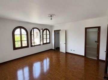 Casa · 309m² · 6 Dormitorios · 2 Estacionamientos · Alquiler de Casa - San Isidro - 316 m² - Zonificacion Cz