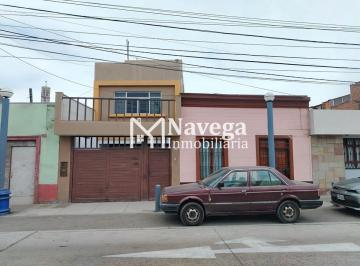 Casa de 6 habitaciones, Callao · Casa en Venta de 3 Pisos Frente a Plaza Santa Rosa - Calle Gamarra - Chucuito