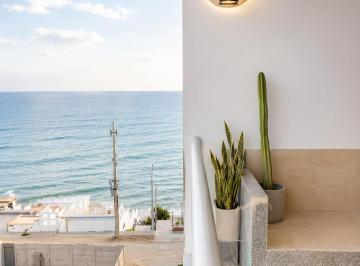 Departamento de 2 habitaciones, Lima · Flat en Caballeros con Vista Al Mar + Frente a Parque