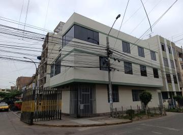 Casa · 600m² · 14 Dormitorios · 2 Estacionamientos · Casa en Esquina de 165 m² en Los Olivos | Ideal Para Inversión o Vivienda Multifamiliar