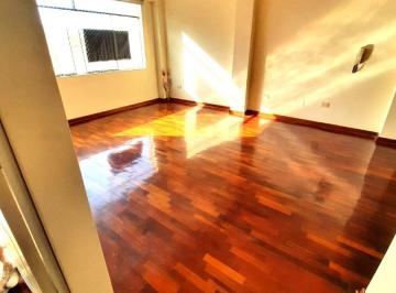 Departamento de 3 habitaciones, Lima · Amplio Flat Tres Dorm.
