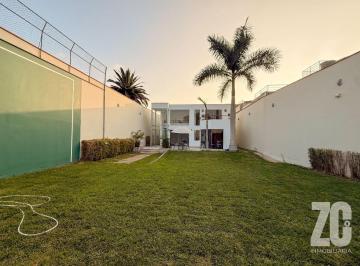 Casa de 4 habitaciones, Lima · ¿Buscando Una Casa Amplia en Venta con Jardín y 4 Habitaciones?