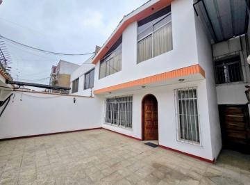 Local comercial , Lima · Alquilo Casa Comercial Av Los Constructores 460 - La Molina