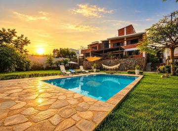 Casa de campo · 302m² · 6 Dormitorios · 6 Estacionamientos · Exclusiva Residencia de Campo en Venta - Cieneguilla