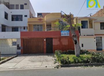 Casa · 257m² · 7 Dormitorios · 1 Estacionamiento · Casa en Venta en Benjamin Doig Etapa II, La Perla //callao