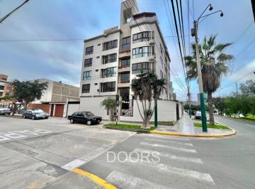 Departamento · 113m² · 4 Dormitorios · 2 Estacionamientos · Departamento Dúplex en Venta en La Urb. Las Gardenias, Santiago de Surco