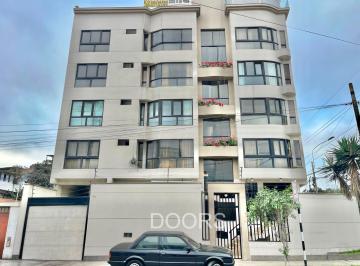 Departamento · 113m² · 4 Dormitorios · 2 Estacionamientos · Departamento Dúplex en Venta en La Urb. Las Gardenias, Santiago de Surco