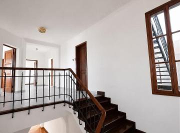 Casa · 309m² · 6 Dormitorios · 3 Estacionamientos · Alquiler Casa Corporativa en San Isidro