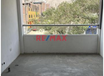 Departamento de 4 habitaciones, Lima · Amplio Departamento en Carapongo