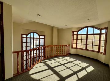 Casa · 270m² · 4 Dormitorios · 3 Estacionamientos · Dos Casas Independientes en Venta en El Corazon de Yanahuara