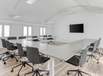 Oficina comercial · 45m² · Oficina Abierta Totalmente Equipada Para Ti y Tu Equipo en Arequipa, La Pera