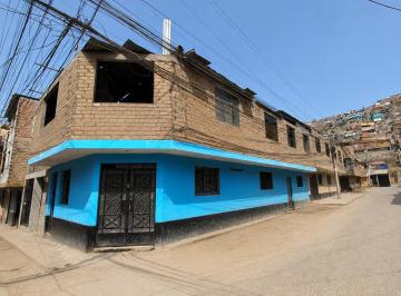 Casa · 130m² · 5 Dormitorios · 1 Estacionamiento · Se Vende Casa Como Terreno Frente a Mercado Ideal Para Inversion