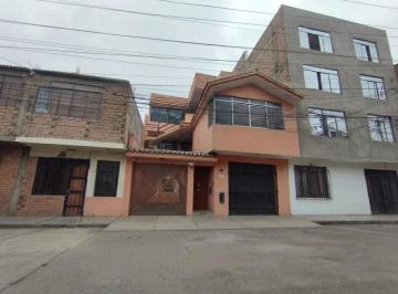 Departamento · 126m² · 3 Dormitorios · 1 Estacionamiento · Alquila Tu Nuevo Hogar en Segundo Piso en San Martin de Porres
