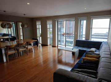 Sala · Departamento Amoblado de 3 Dorm. en Alquiler – Miraflores